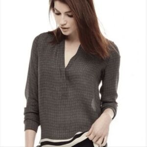 VINCE Silk Crepe de Chine Black and Cream Georgette V-Neck Blouse, Med NWOT